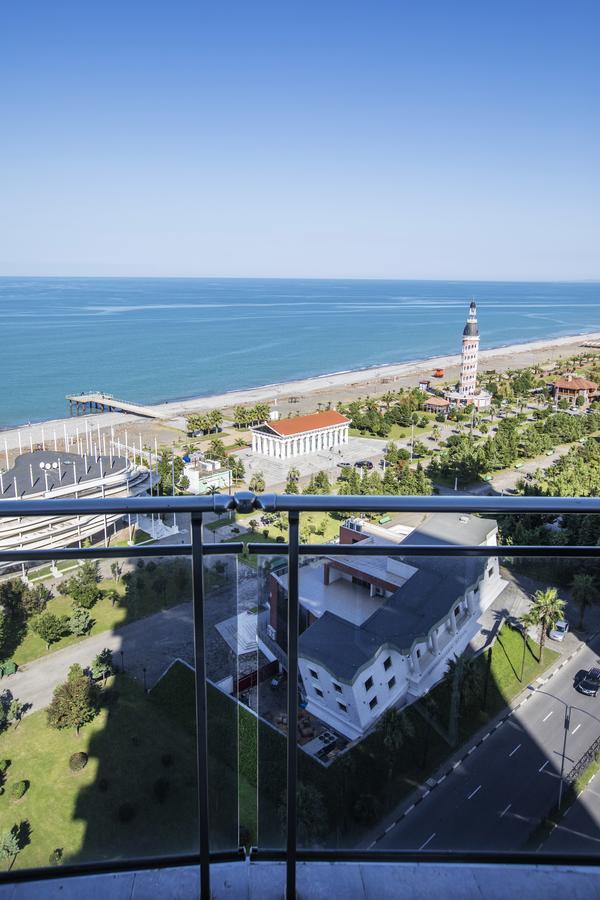 Tina'S Apartments With Panoramic Sea View บาทูมิ ภายนอก รูปภาพ