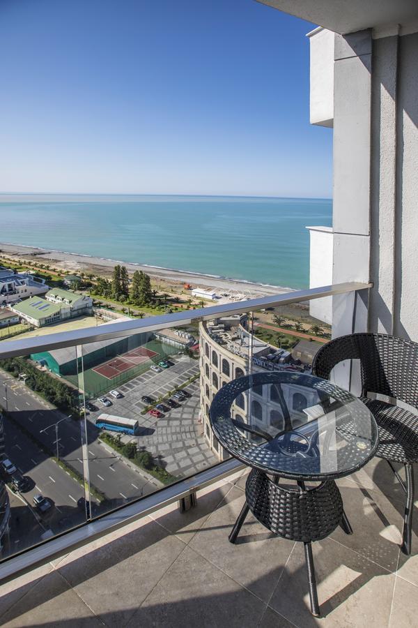 Tina'S Apartments With Panoramic Sea View บาทูมิ ภายนอก รูปภาพ